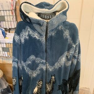 Woman’s Size M Nortic Lights Hooded Fleece Reversible Jacket!!